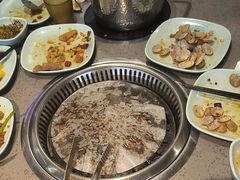 -金滏山烤肉·海鲜·火锅自助餐厅(襄阳万达店)