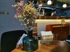 -POKEE VIA&Brunch·维娅(重庆来福士店)