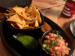 牛油果酱配玉米片-Luchador摔跤手墨西哥餐厅(恒宇广场店)