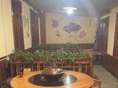 -果松木炭酸菜铜火锅·外婆参鸡汤