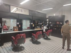 -老男孩男士理容馆·理发·烫染·修面