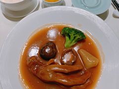 鲍汁鹅掌配珍品天白花菇-皇朝会.经典传统粤菜(外滩店)