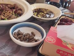 -肥肥虾庄·金牌油焖大虾(汉口城市广场店)
