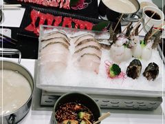 -红鼎豆捞·非遗鲍皇汤火锅(宝丰路店)