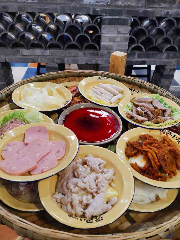 泥巴小院市井火锅(东荆路店)-"新店开业前的试营业90,我们就来吃了!