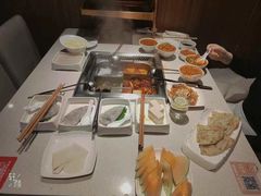 -海底捞火锅鲜切牛肉主题店(长寿路店)