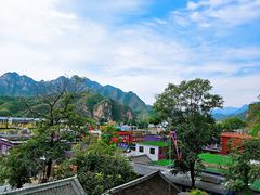 -百里峡七彩艺术小镇