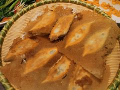 猪肉韭菜锅烙-闫府私房菜·老字号(恒隆店)