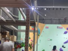 -蓝天攀岩-青少年训练(罗湖益田假日广场店)