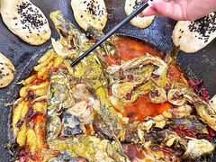 -丹水桥地锅鱼·翘嘴鲌·地方特色全鱼宴(丹江口大坝店)