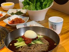 -唯成•韩国炭火烤肉 유성고기