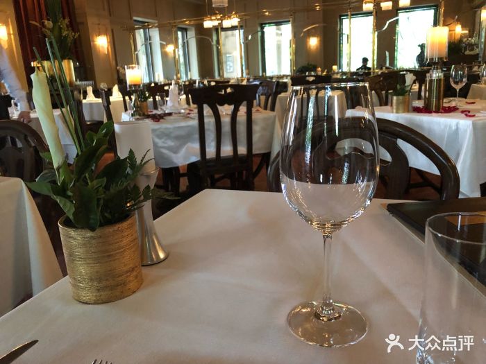 福楼法餐-餐具摆设-环境-餐具摆设图片-天津美食-大众点评网