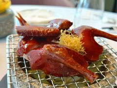 招牌脆皮乳鸽-悦轩中餐厅·高空江景·杭州柏悦酒店