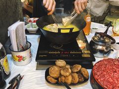 -鲜入围煮花胶鸡海鲜火锅