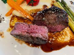 碳烤菲力牛排配土豆泥及红酒汁-WOLFGANG PUCK KITCHEN & BAR(迪士尼小镇店)