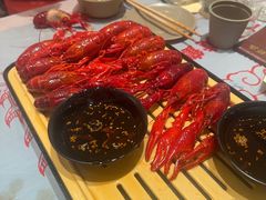 -肥肥虾庄·金牌油焖大虾(汉口城市广场店)
