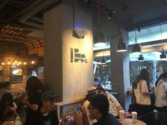等位区-喜茶(深圳福田星河COCO Park店)