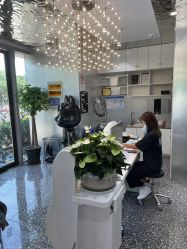 -Tloml salon