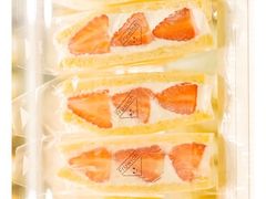 草莓三明治-Fruwich果明治(西单更新场店)