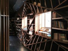 -钟书阁(松江泰晤士小镇店)