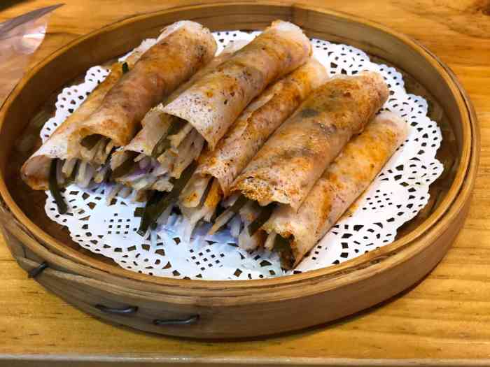 射洪春卷(天府广场店)-"看到过几次推荐,又有朋友来吃过点评都很一.