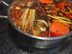 -鹿鸣山草本茶香火锅(园西路店)