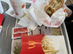 -麦当劳(杨林得来速店)