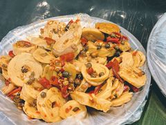 -梁老三麻辣鸡头总店