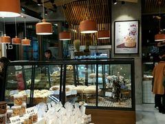 面包甜点陈列柜-Dough&Joe团憩(瑞虹天地月亮湾店)