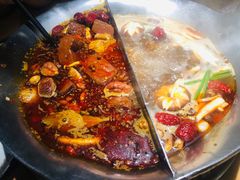 台式麻辣锅-湊湊火锅·茶憩(杭州湖滨银泰in77店)