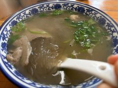 -罗卜李包子羊肉汤