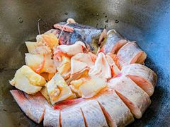 -老刘生态大鱼坊铁锅炖鱼(赛马场店)