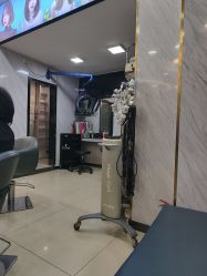 -迪龙发廊