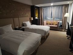 -西安绿地假日酒店