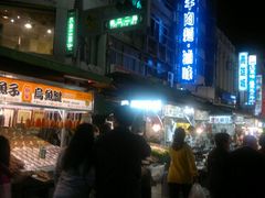 -六合夜市