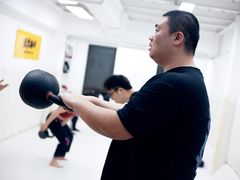 -菠萝格斗巴西柔术训练馆