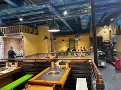 -两三事小郡肝串串香火锅(桂庙店)