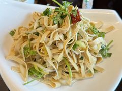 -喜乐餐厅•灯笼虾球首创者•本地小海鲜(二马路店)