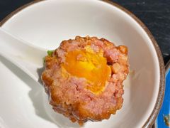 鸭蛋黄狮子头-梅飞酒家(桑园路店)