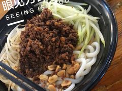 -丽虹云南过桥米线(兴工街店)