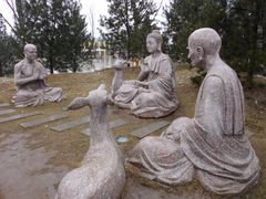 现代雕像释迦摩尼与弟子-法门文化景区