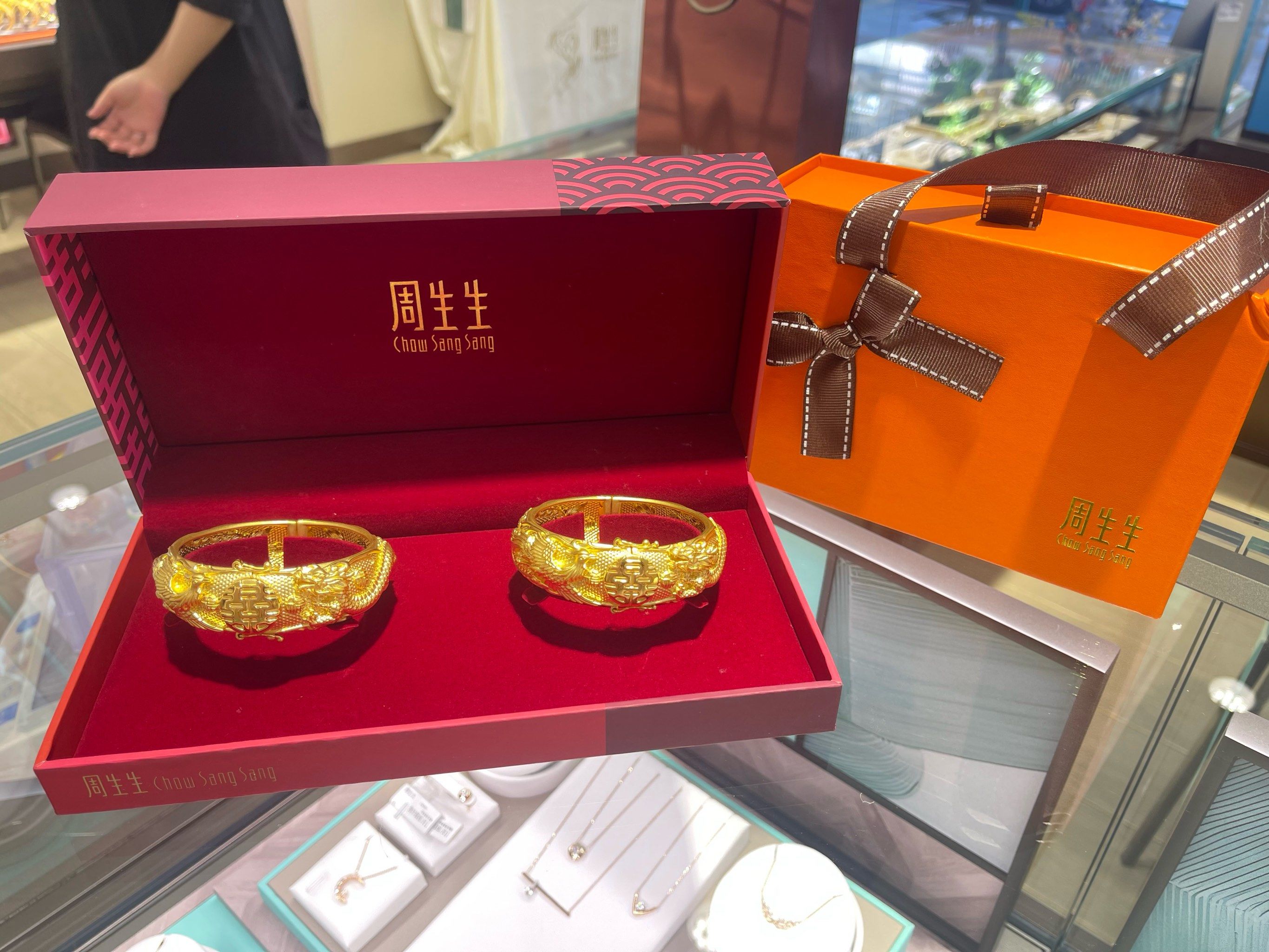 周生生大品牌值得信赖环境很好