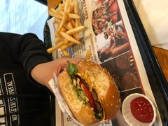 -The Habit Burger Grill 哈比特汉堡(复兴soho店)