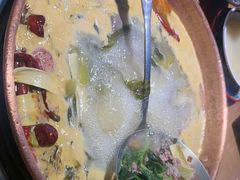 -洱火云南酸菜牛肉火锅(石景山当代商城店)