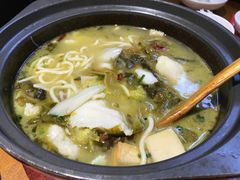 -周鱼小馆石锅酸菜鱼(活力汇店)