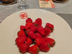 -肥肥虾庄·金牌油焖大虾(汉街SKP店)