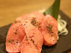 黑毛和牛厚切牛舌-Roins(久茂地店)