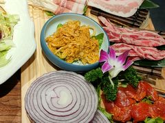 -明洞阿姨·韩式酱蟹烤肉·创意料理(三元桥店)