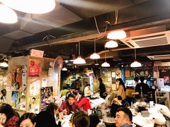 大堂-鲜入围煮花胶鸡海鲜火锅