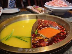 -小天鹅火锅·一线江景洪鼎旗舰店(洪崖洞店)